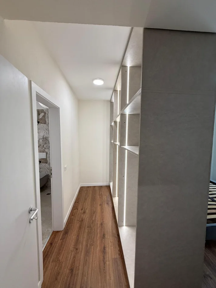 Tirane, shitet apartament 3+1+Ballkon Kati 1, 330.000 € 