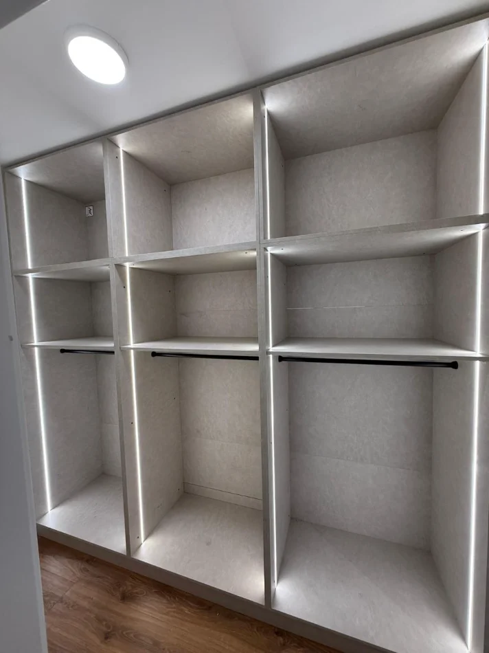 Tirane, shitet apartament 3+1+Ballkon Kati 1, 330.000 € 