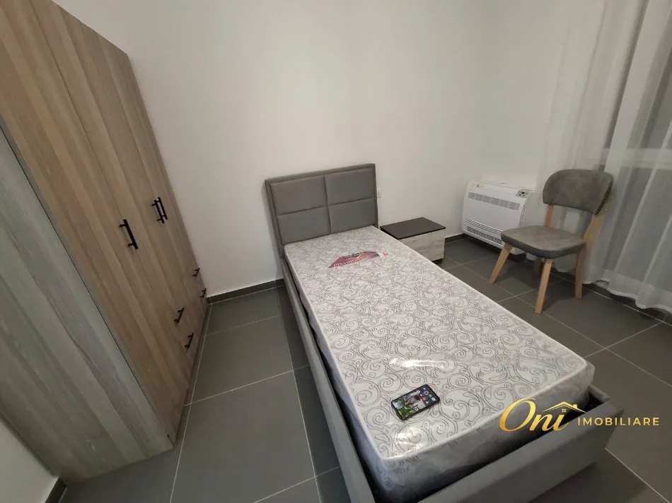 Tirane, jepet me qera apartament 2+1 Kati 4, 90 m² 500 € (5 MAJI)