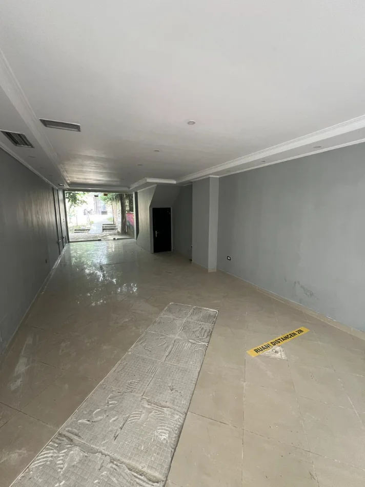 Tirane, jepet me qera zyre Kati 0, 100 m² 800 € (PAZARI I RI)