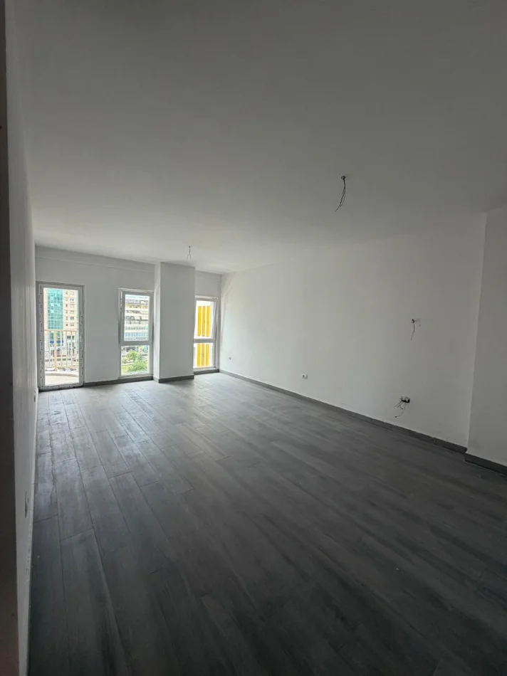 Tirane, jepet me qera apartament 1+1 Kati 5, 70 m² 500 € (Zogu i Zi)
