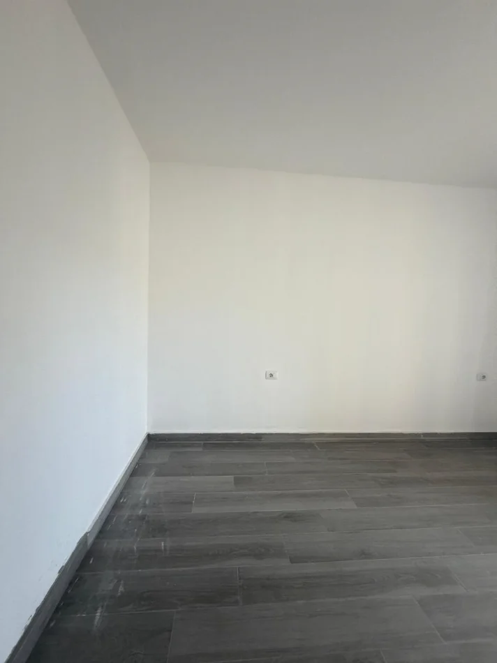 Tirane, jepet me qera apartament 1+1 Kati 5, 70 m² 500 € (Zogu i Zi)