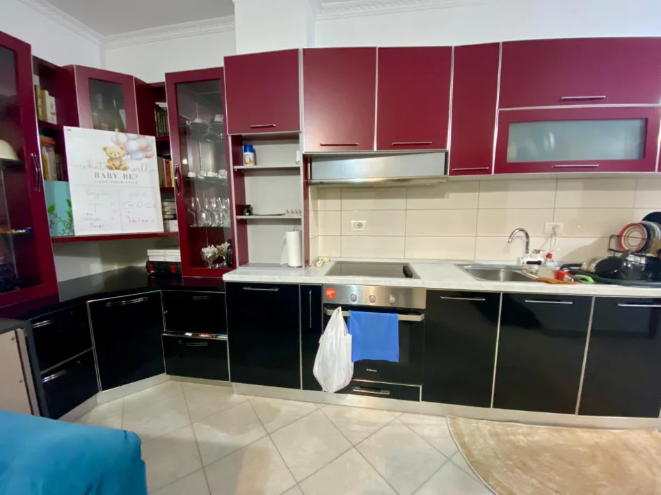 Tirane, shitet apartament 2+1+Ballkon Kati 1, 93 m² 145.000 € 