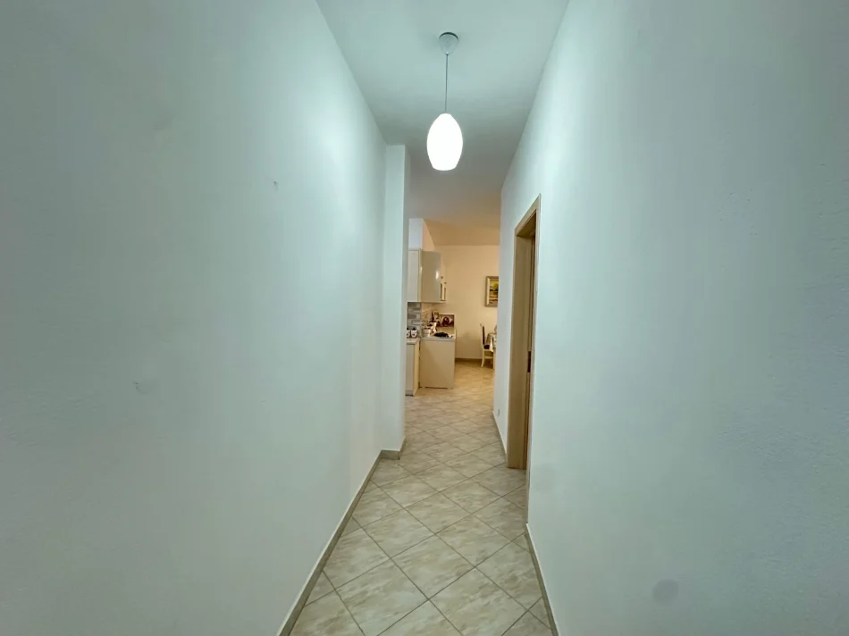 Tirane, shitet apartament 2+1 Kati 3, 98 m² 147.000 € (Fresk)