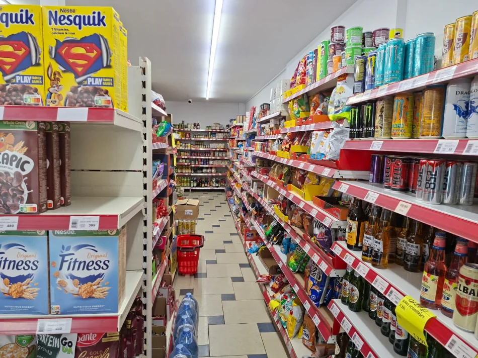 Tirane, jepet me qera ambjent biznesi Kati 0, 134 m² 1.500 € (Rruga Islam Alla)