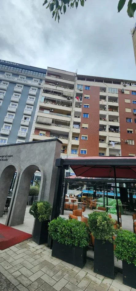Tirane, shes apartament 2+1+Ballkon Kati 4, 