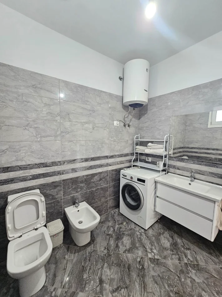 Durres, jepet me qera apartament 2+1+Aneks+Ballkon Kati 3, 150 m² 400 € 