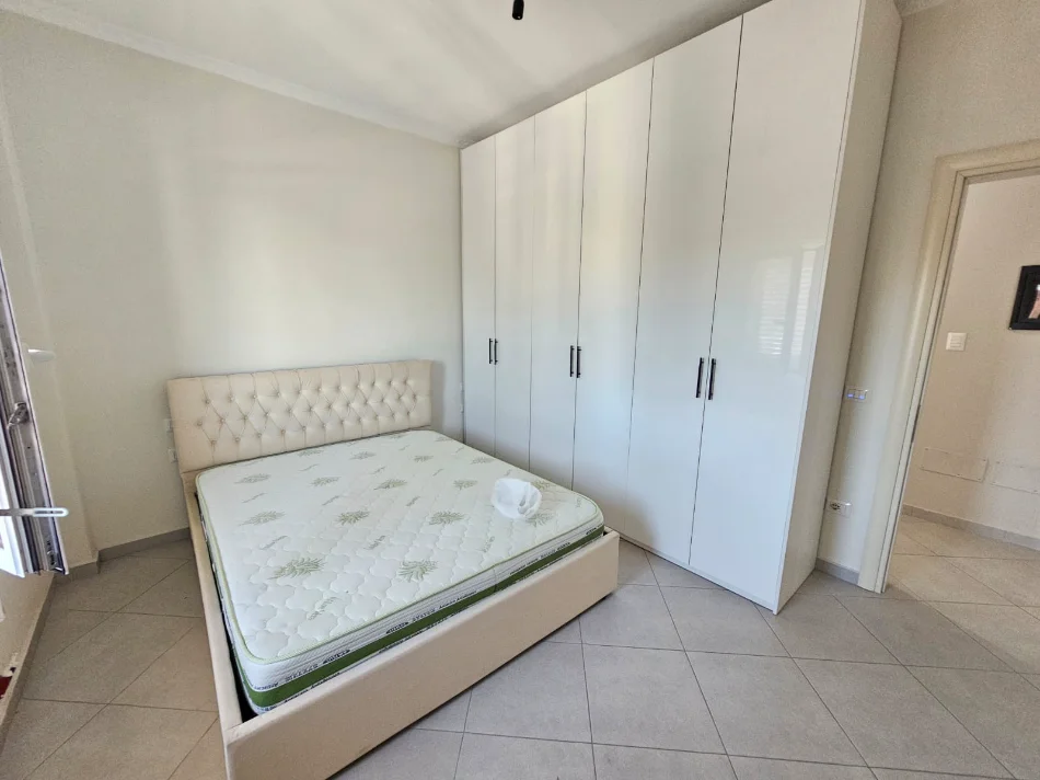 Durres, jepet me qera apartament 2+1+Aneks+Ballkon Kati 3, 150 m² 400 € 