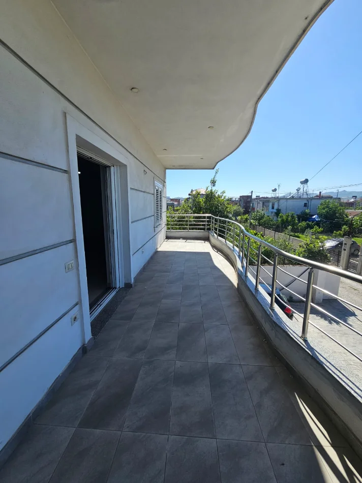 Durres, jepet me qera apartament 2+1+Aneks+Ballkon Kati 2, 150 m² 350 € 