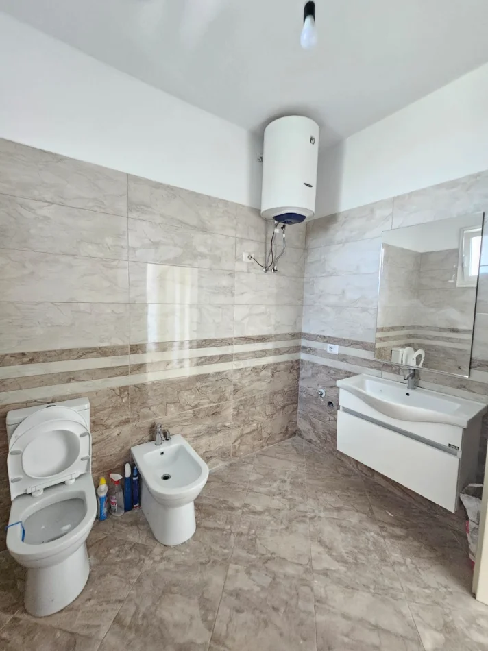Durres, jepet me qera apartament 2+1+Aneks+Ballkon Kati 2, 150 m² 350 € 