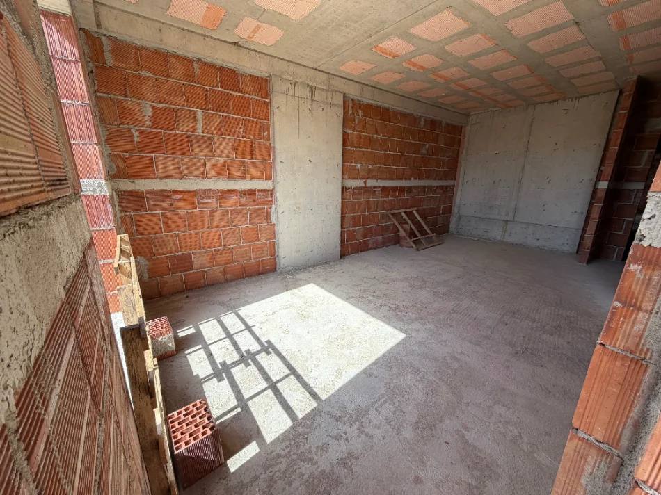 Tirane, shitet apartament 1+1 Kati 2, 70 m² 112.000 €