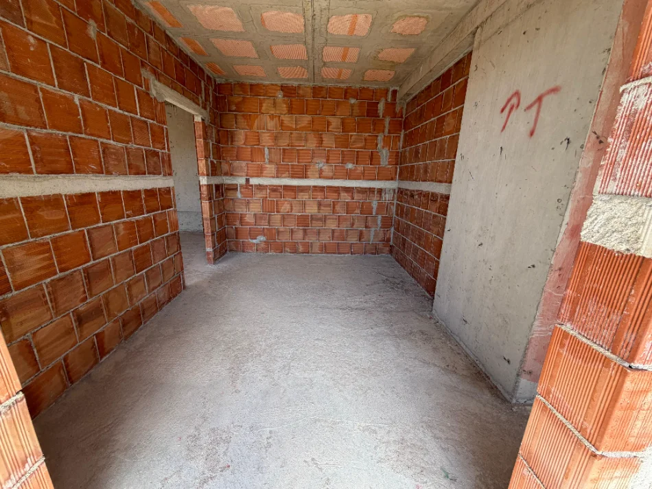 Tirane, shitet apartament 1+1 Kati 2, 70 m² 112.000 €
