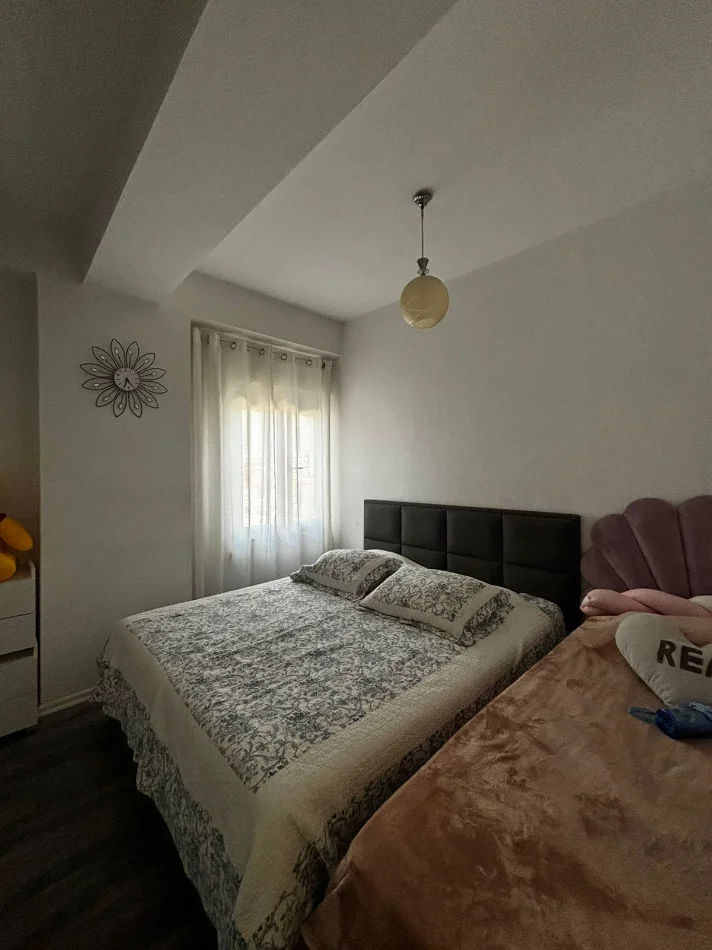 Tirane, shitet apartament 1+1+Ballkon Kati 4, 61 m² 120.000 € (Materniteti i Ri)