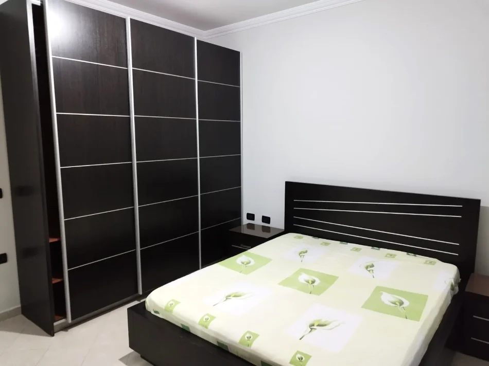JEPET ME QERA APARTAMENT 1+1 NE 5 MAJI ME VLERE 400 EU