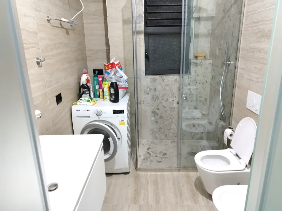 JEPET ME QERA APARTAMENT 1+1 NE 5 MAJI ME VLERE 400 EU