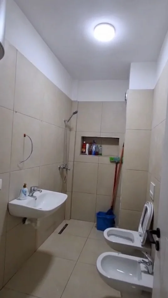Jepet me qera apartament 1+1 me vlere 400 Euro ne 5 Maji