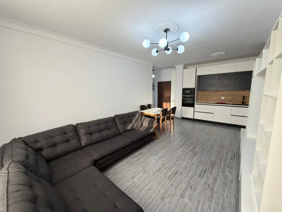 Tirane, jepet me qera apartament 2+1 Kati 4, (YZBERISHT)