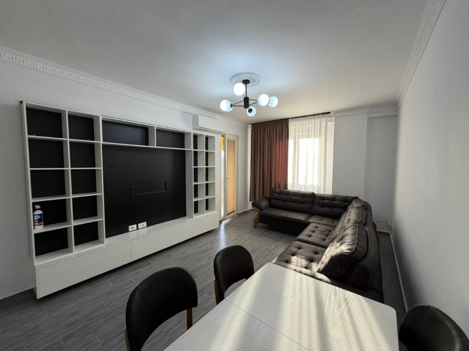 Tirane, jepet me qera apartament 2+1 Kati 4, (YZBERISHT)