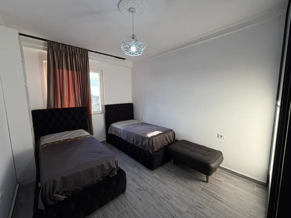 Tirane, jepet me qera apartament 2+1 Kati 4, (YZBERISHT)