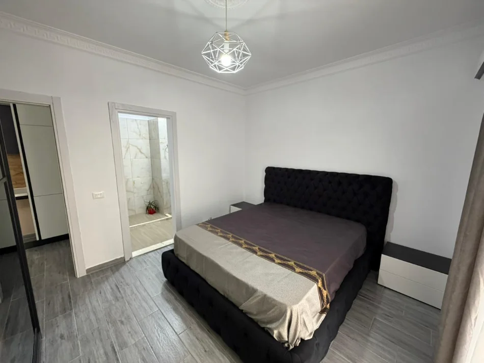 Tirane, jepet me qera apartament 2+1 Kati 4, (YZBERISHT)