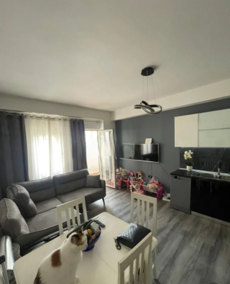 Tirane, shitet apartament 1+1 Kati 4, 61 m² 120.000 € (Rruga Endri Keko)
