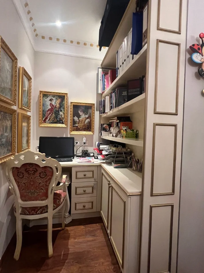 Tirane, jepet me qera apartament 1+1 Kati 9, 76 m² 700 € (KOMUNA E PARISIT)