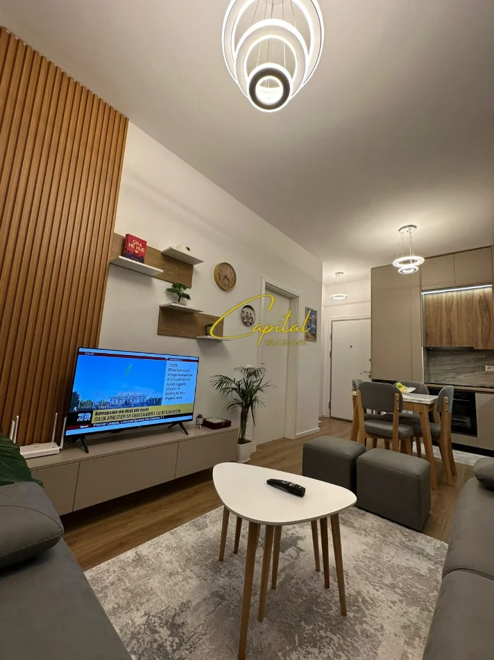 Tirane, jepet me qera apartament 1+1 Kati 6, 60 m² 450 € (ALI DEMI)