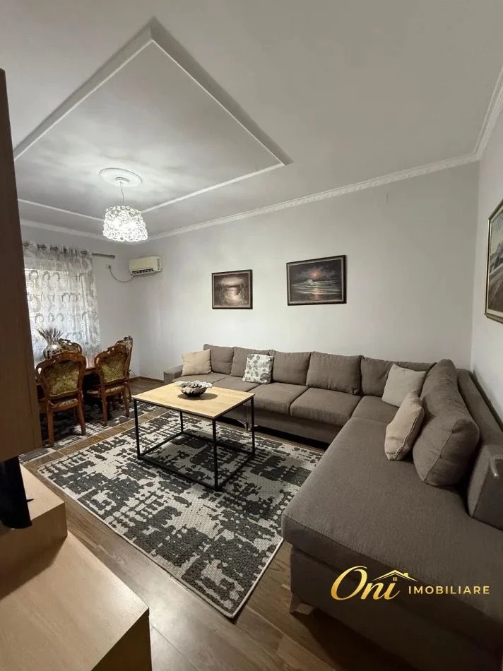 Tirane, jepet me qera apartament 2+1 Kati 3, 90 m² 650 € (FILLIMI I RRUGES DON BOSKO)