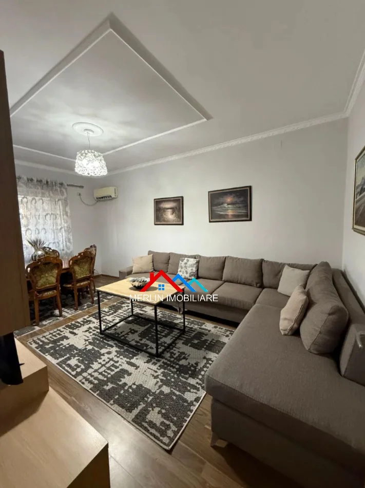 Tirane, jepet me qera apartament 2+1+Ballkon , 75 m² 680 € (RRUGA DON BOSKO)