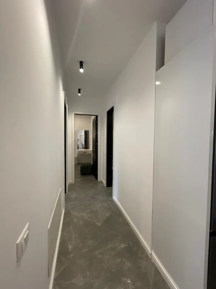 Tirane, jepet me qera apartament 2+1+Ballkon Kati 5, 116 m² 1.350 € (Kompleksi Delijorgji)