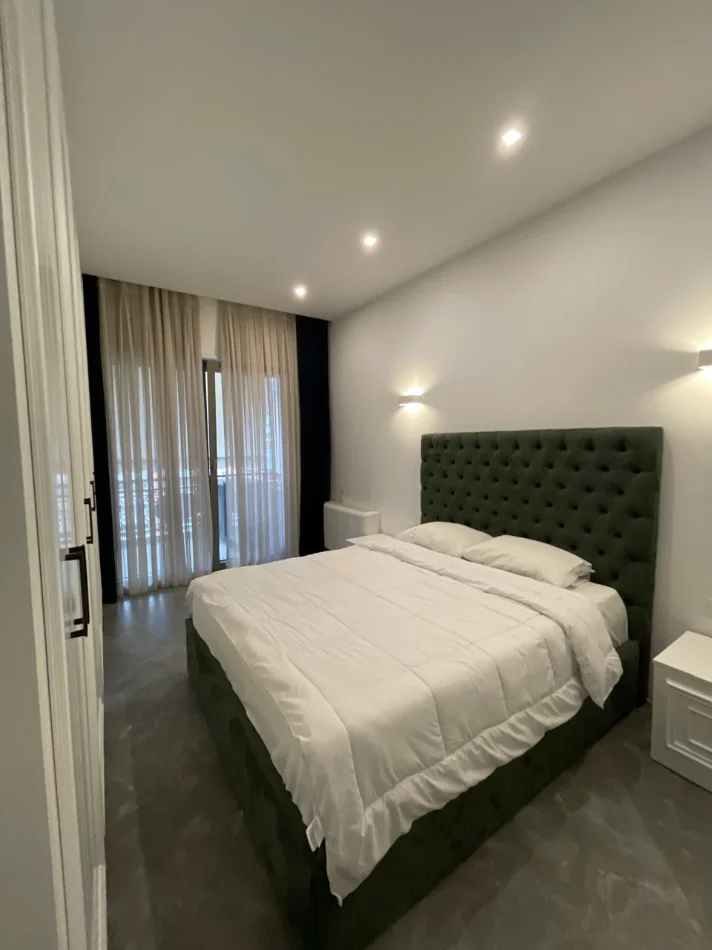 Tirane, jepet me qera apartament 2+1+Ballkon Kati 5, 116 m² 1.350 € (Kompleksi Delijorgji)