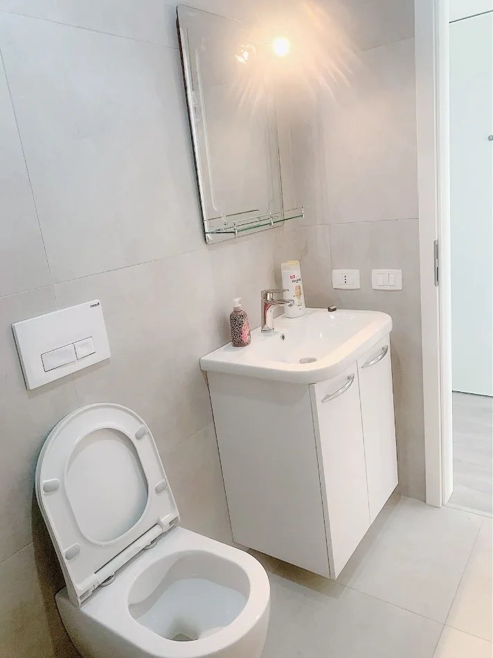 Tirane, jepet me qera apartament 1+1+Ballkon Kati 5, 35 m² 35,000 Leke (Ali Demi, kompleksi Mangalem)