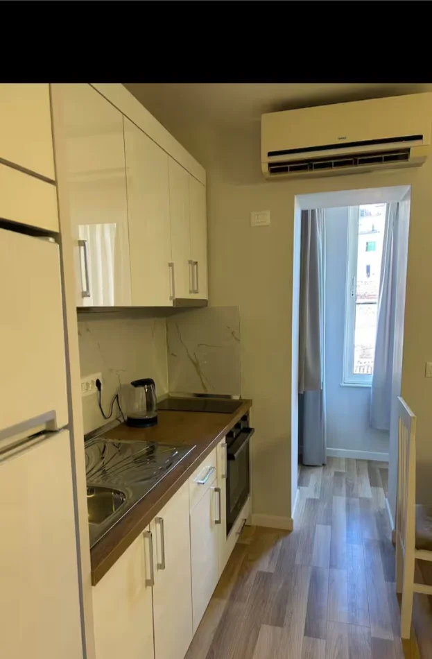 Tirane, jepet me qera apartament 1+1 , 55 m² , 55 000 Leke(Bulevardi Zogu I)