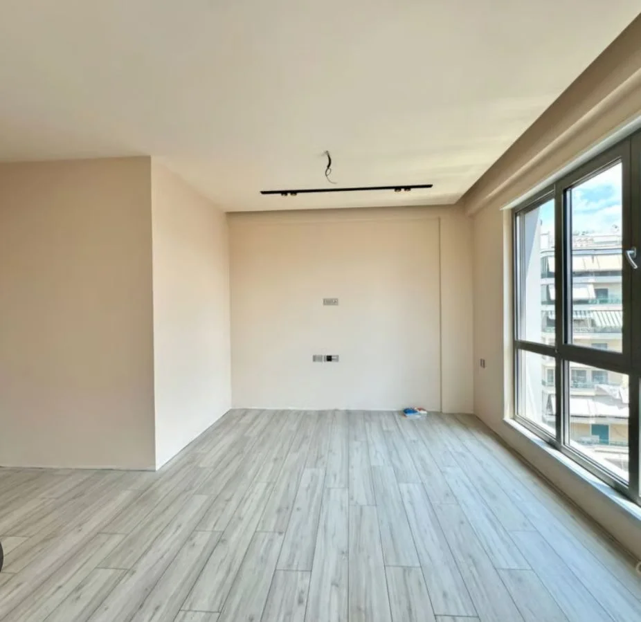 Tirane, jepet me qera zyre Kati 1, 250 m² 4.000 € (KOMUNA E PARISIT)