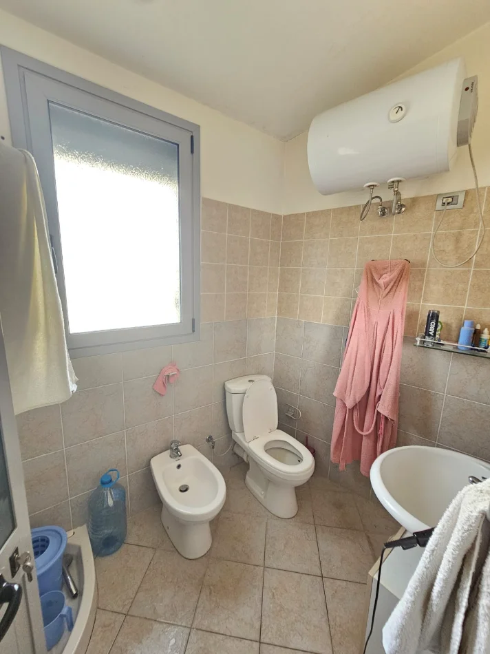 Durres, jepet me qera apartament+verande | Penthouse 3+1+Aneks+Ballkon Kati 2, 235 m² 500 € (SHIJAK)