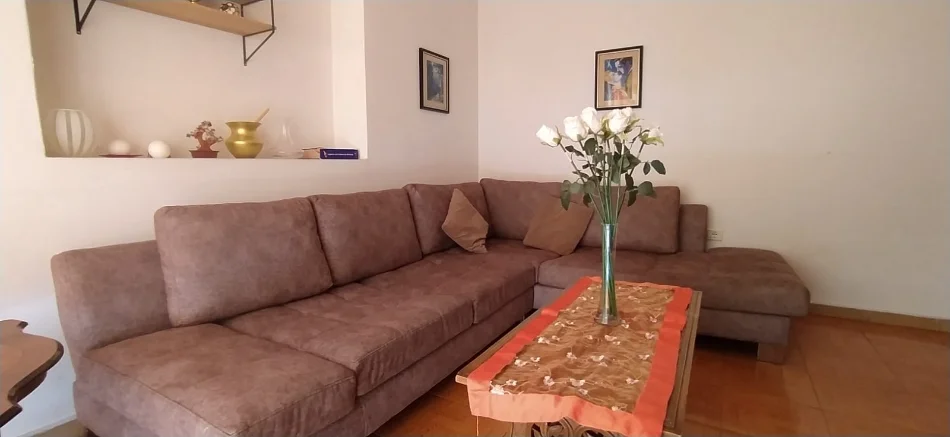 Tirane, jepet me qera apartament 1+1+Aneks+Ballkon Kati 2, 70 m² 450 € 