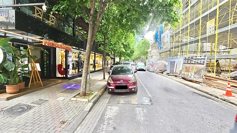 Tirane, jepet me qera dyqan Kati 1, 54 m² 800 € (Rruga Brigada 8)