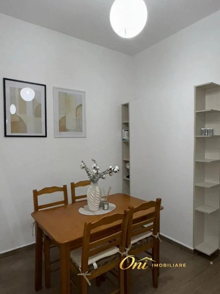 Tirane, jepet me qera apartament 1+1 Kati 3, 50 m² 600 € (BULEVARDI BAJRAM CURRI)
