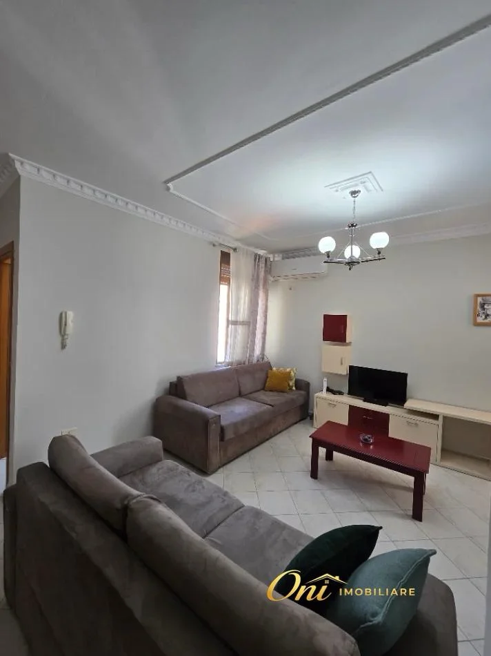 Tirane, jepet me qera apartament 2+1 Kati 8, 90 m² 650 € (RRUGA FORTUZI)