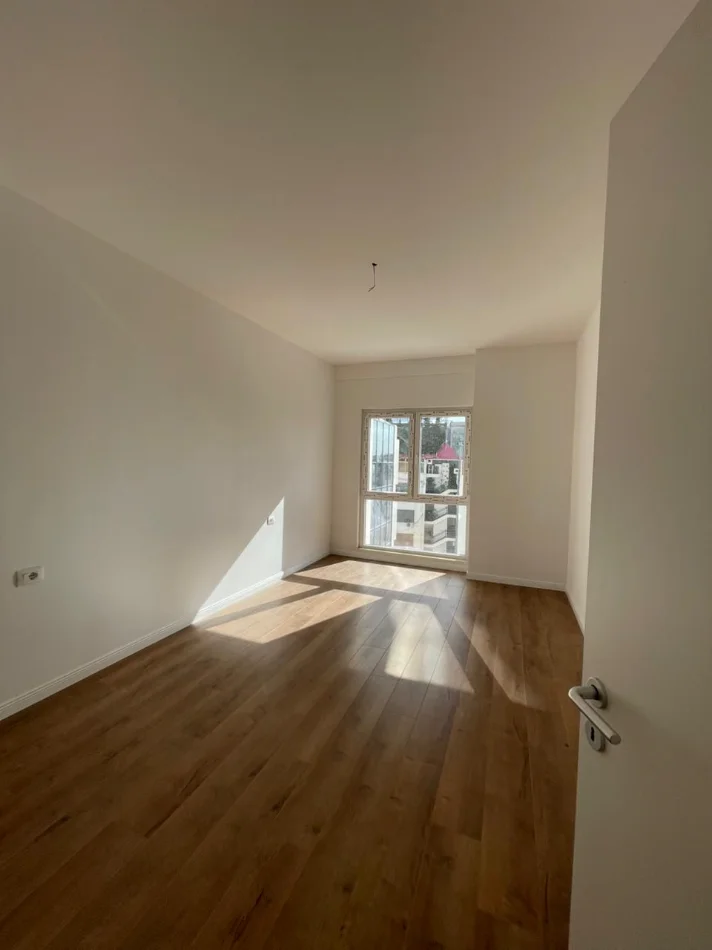 Tirane, shitet apartament 2+1+Ballkon Kati 3, 118 m² 284.640 € (Zogu i Zi)