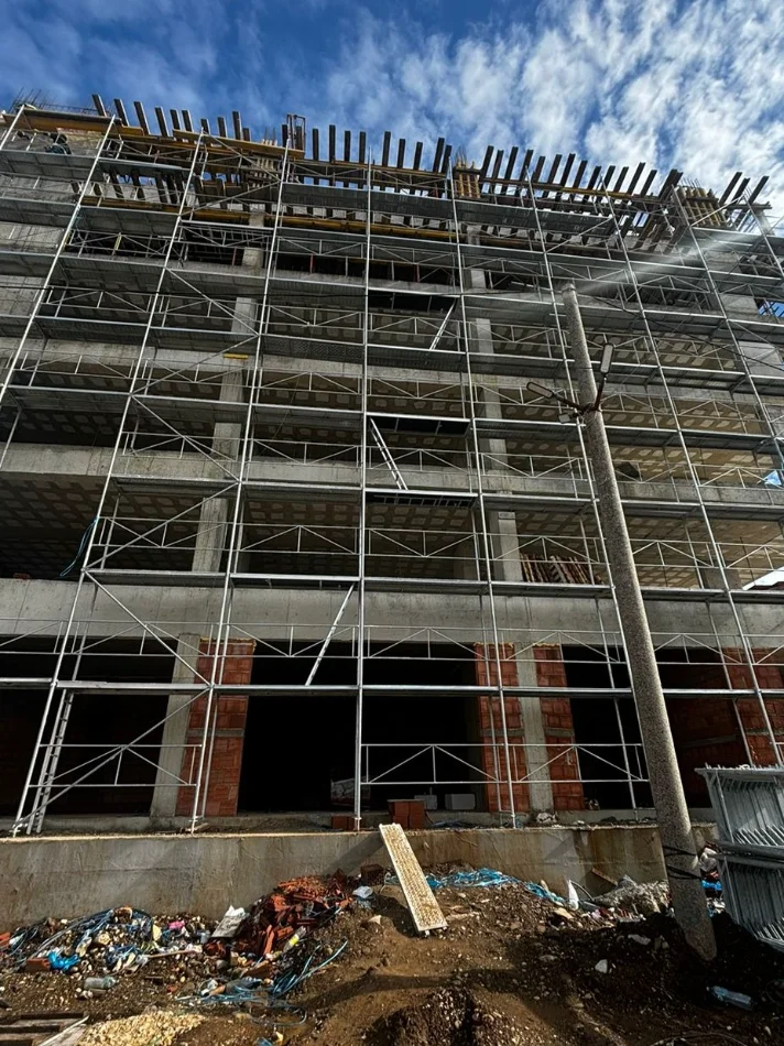 Tirane, shitet apartament 1+1 Kati 4, 55 m² 53.000 € (kamez)