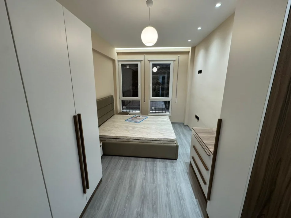 Tirane, jepet me qera apartament 1+1 Kati 2, 450 € (5 maji)