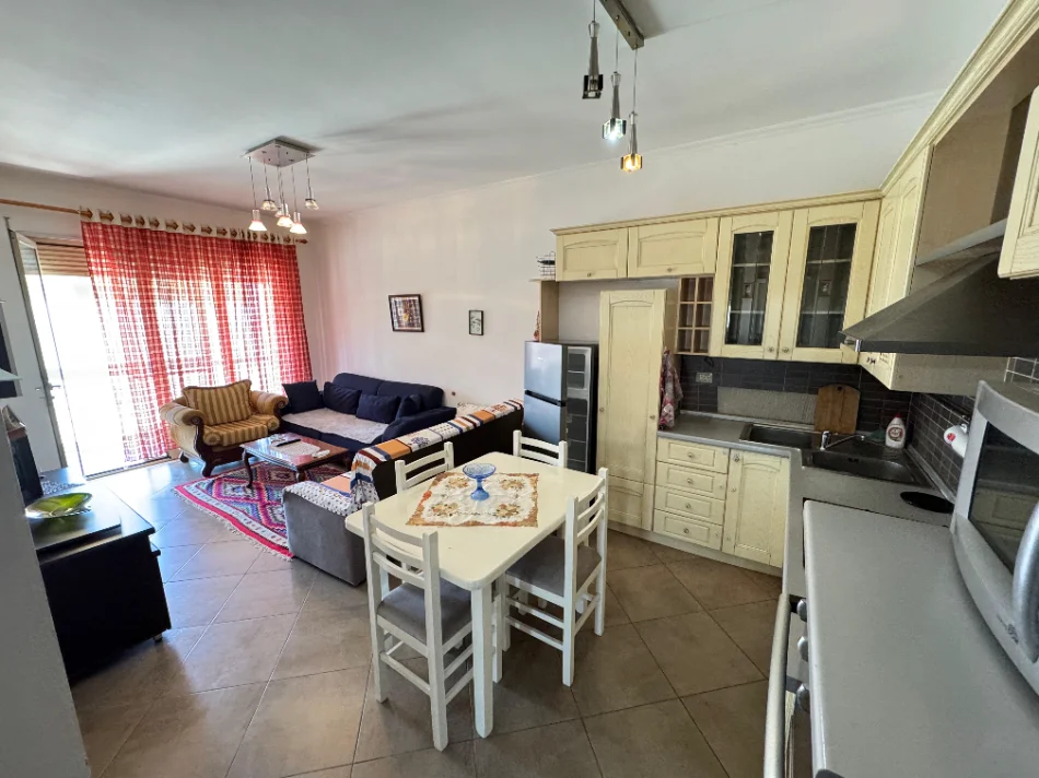 Tirane, jepet me qera apartament 2+1 Kati 2, 600 € (don bosko)