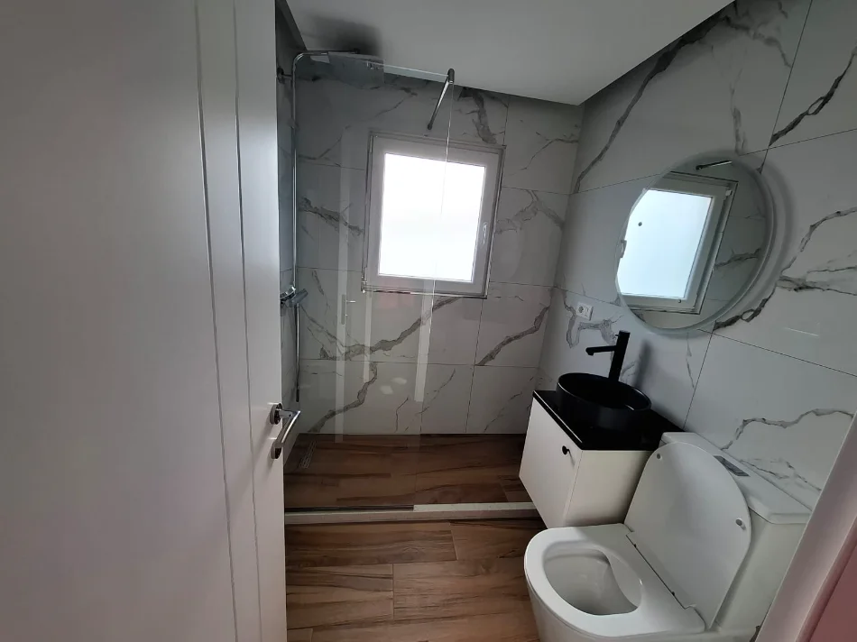 Tirane, jepet me qera Vile 3+1 Kati 2, 550 € 
