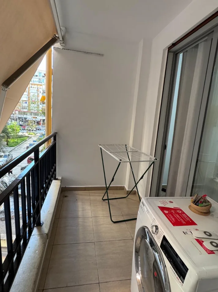 Tirane, shitet apartament 3+2+2 Ballkon, Teodor Keko , TIRANE