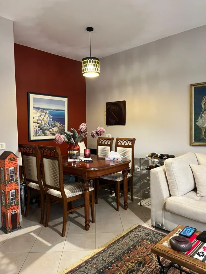 Tirane, shitet apartament 2+1+Ballkon Kati 3, 71 m² 175.000 € (ish Parku)