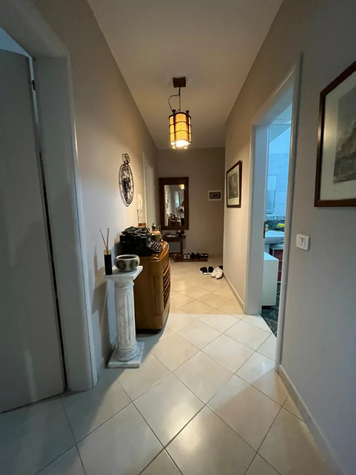 Tirane, shitet apartament 2+1+Ballkon Kati 3, 71 m² 175.000 € (ish Parku)