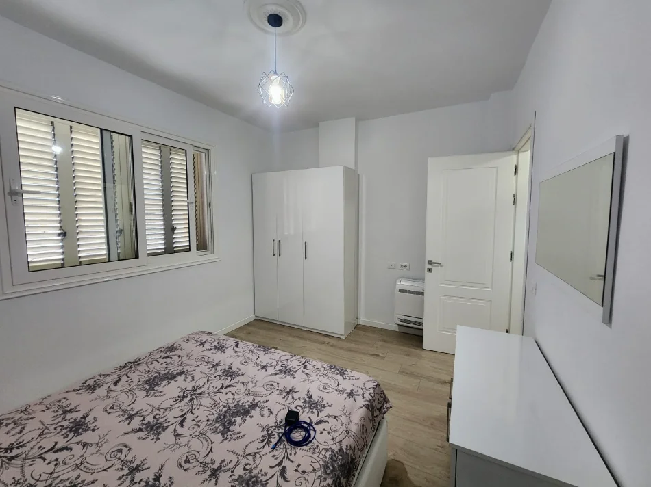 Durres, jepet me qera apartament 2+1+Aneks+Ballkon Kati 3, 100 m² 400 € 