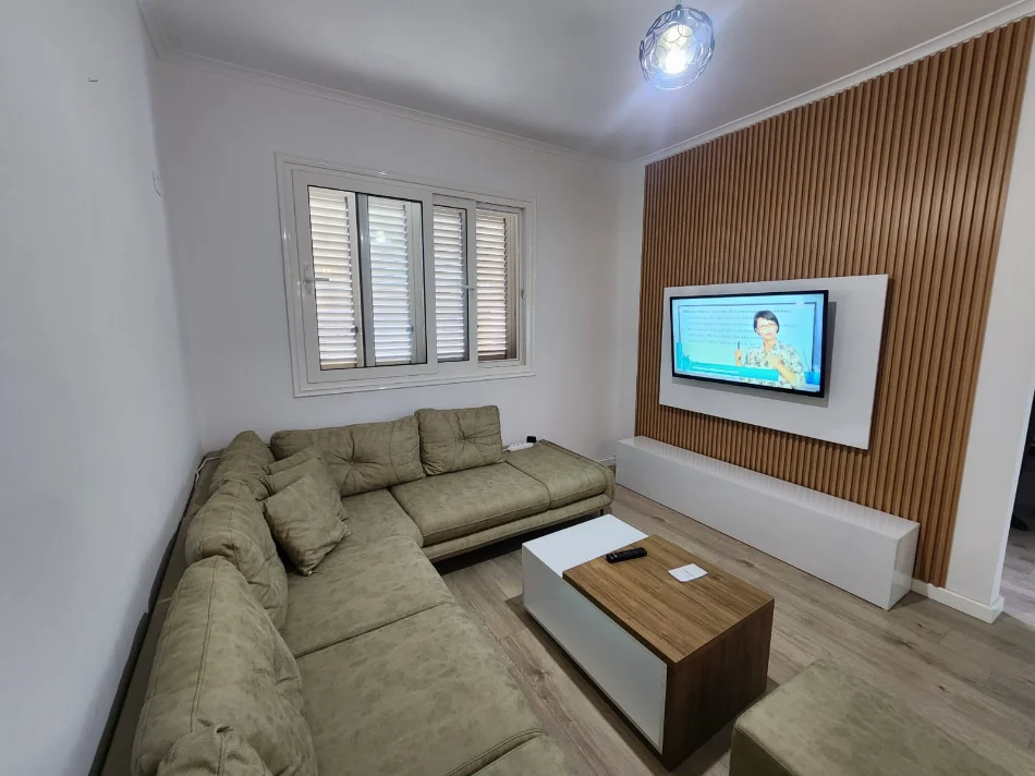 Durres, jepet me qera apartament 2+1+Aneks+Ballkon Kati 3, 100 m² 400 € 