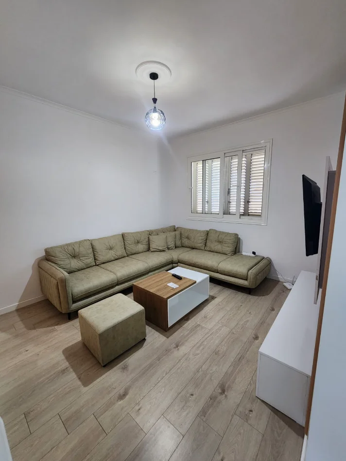 Durres, jepet me qera apartament 2+1+Aneks+Ballkon Kati 3, 100 m² 400 € 